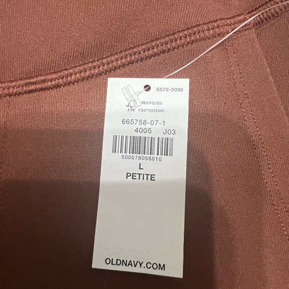 NWT Old Navy High-Rise Workout Leggings - Picture 4 of 5